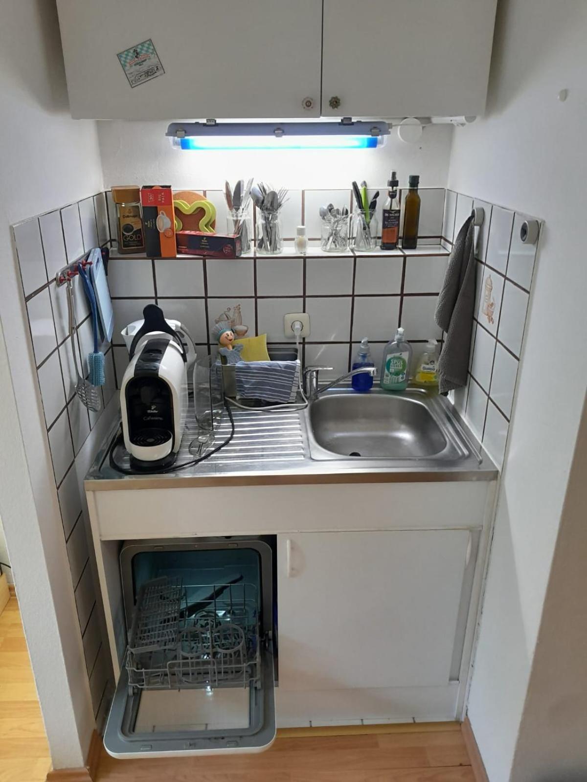 Apartment Mit Kueche Und Balkon Oder Terrasse, Ruhig Und Gut Erreichbar 皮丁 外观 照片